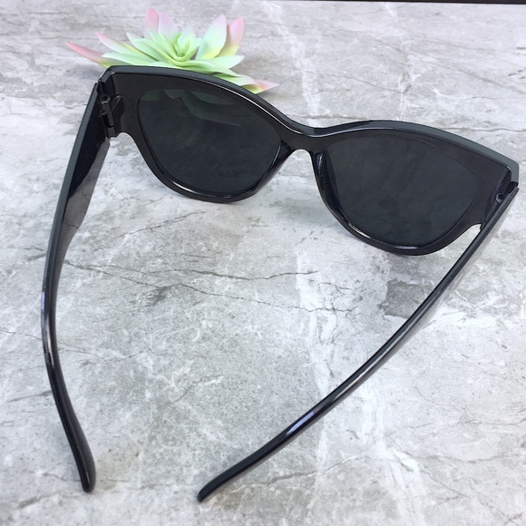 MONDAY MORNING Oversize Cat Eye Sunglasses - Picture 3 of 6